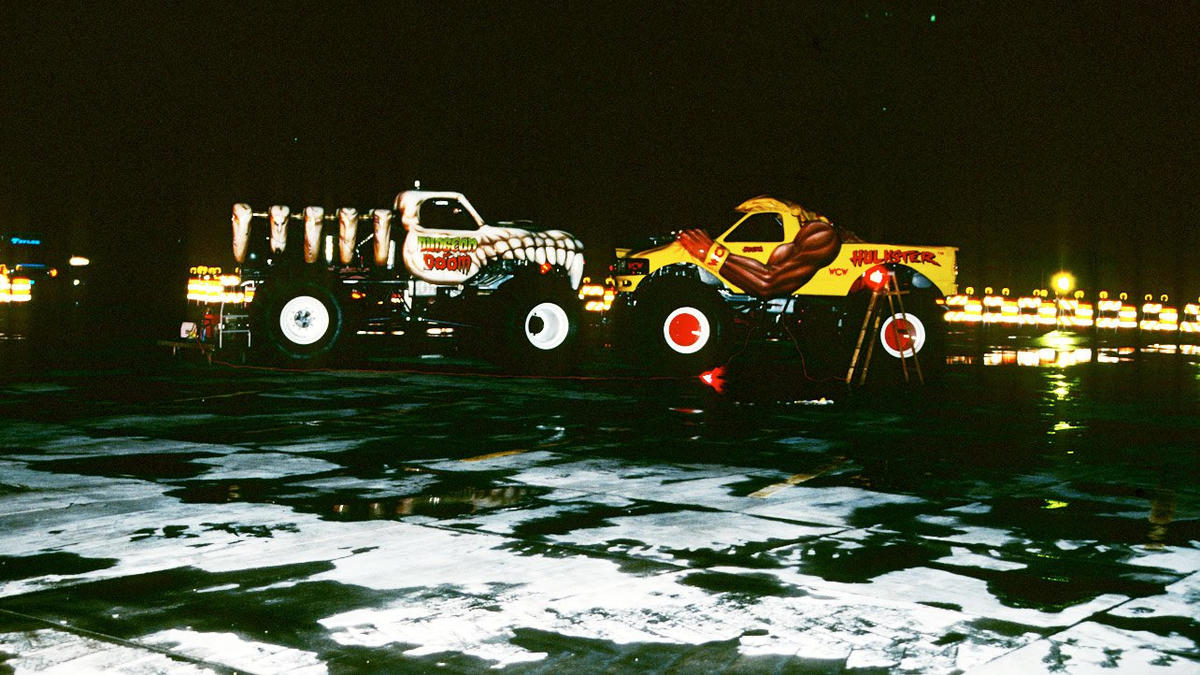 Hulk hogan discount monster truck match